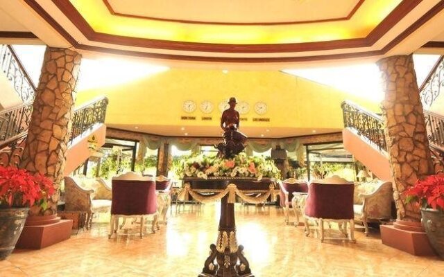Queen Margarette Hotel Mauban