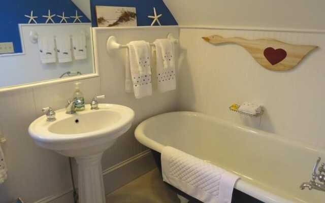 105 Fox Hill Road - Three Bedroom House