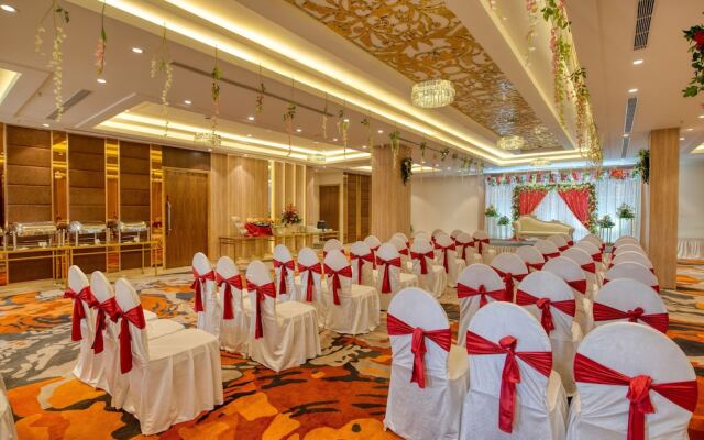 Hotel Deep Clarks Inn Lucknow