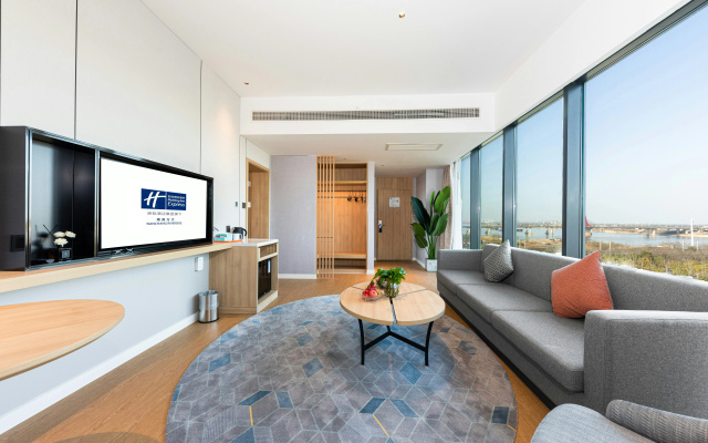 Holiday Inn Express Nanchang Riverside – Guest Rooms – Nanchang