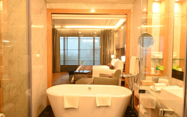 Crowne Plaza Hotel Gurgaon by IHG