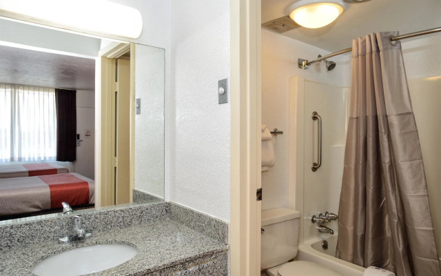 Motel 6 Mount Jackson, VA - Shenandoah