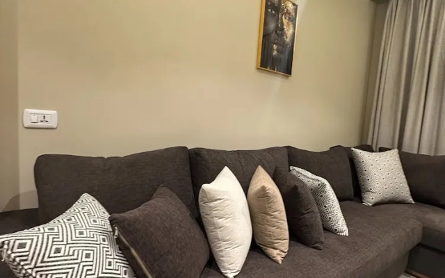 Charmig Amman Apartment With Modern Amenities