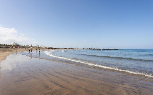 Home2Book Triplex Disco Beach Las Américas, Terrace