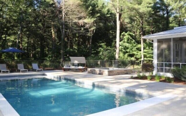 Lake Trail Treehouse