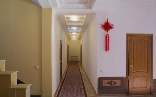 Sad Dolgoletiya Hotel