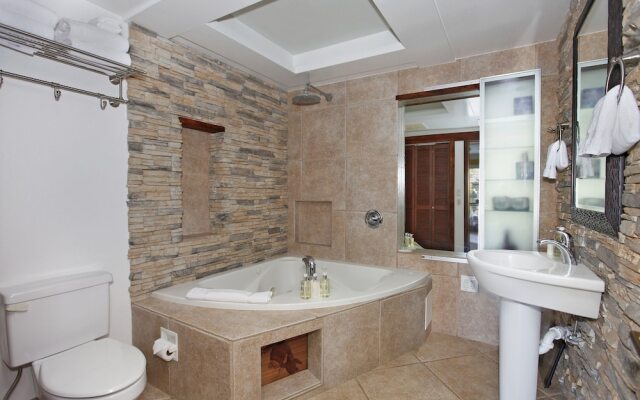 Waikomo Stream Villas