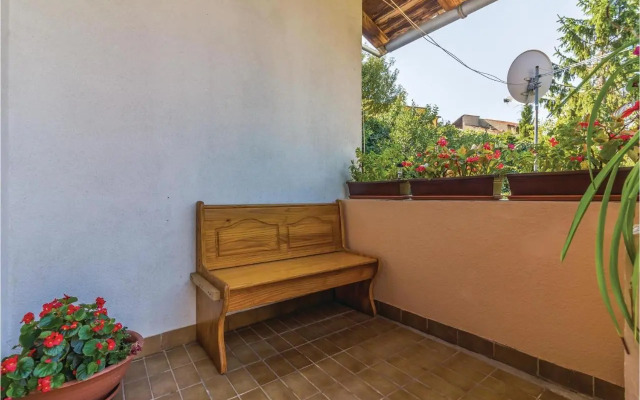 Two-Bedroom Apartment in Pula