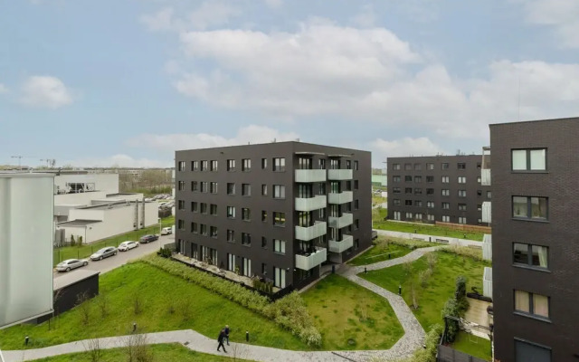 Sunny & Elegant Apartment by Renters