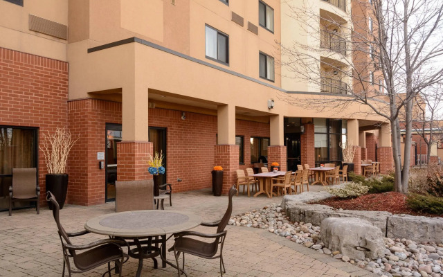 Courtyard by Marriott Toronto Brampton