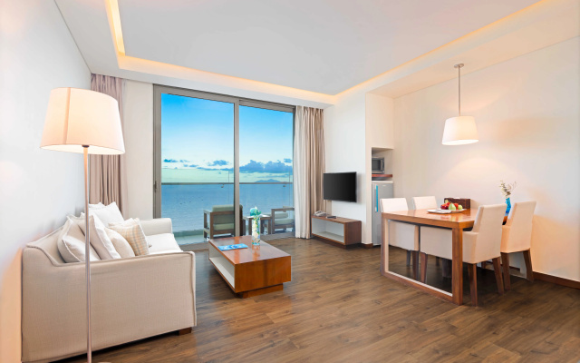 A La Carte Da Nang Beach – Guest Rooms – Da Nang