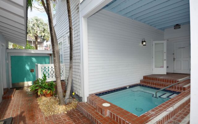 Banana's Foster Guesthouse