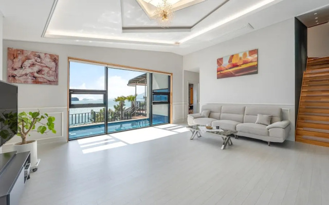 Sacheon Ara Private Pool Villa