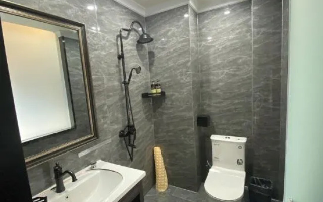 Daocheng Century Aden Hotel