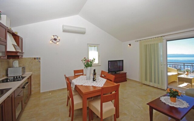Amazing Home in Tucepi With Wifi and 4 Bedrooms