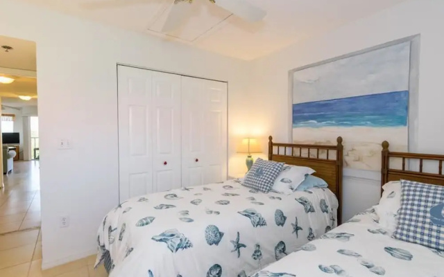 Cove at Sandy Pointe Unit 208a