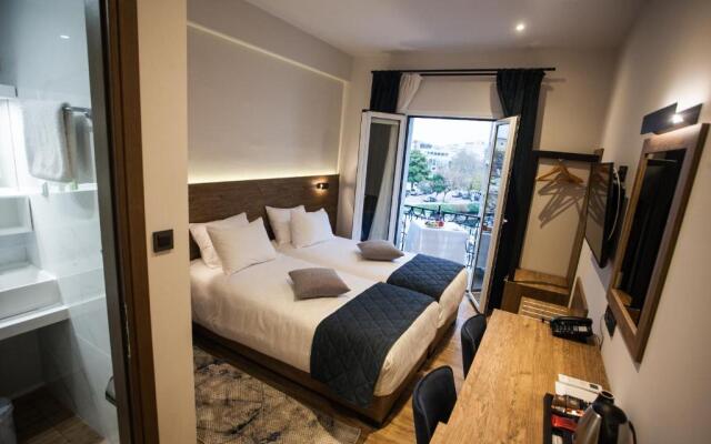 Trikala River House