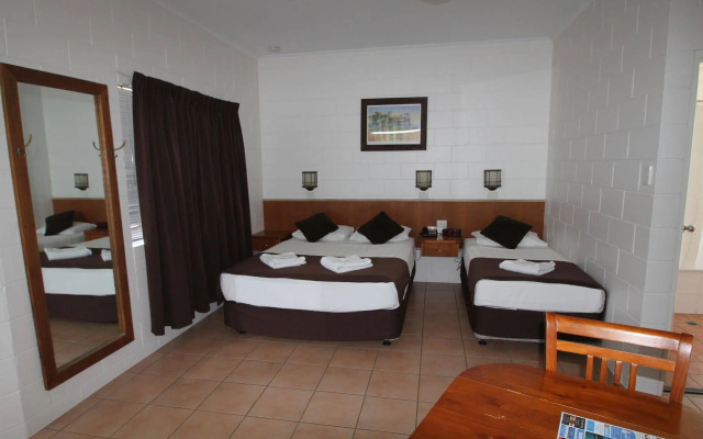 The Colonial Rose Motel