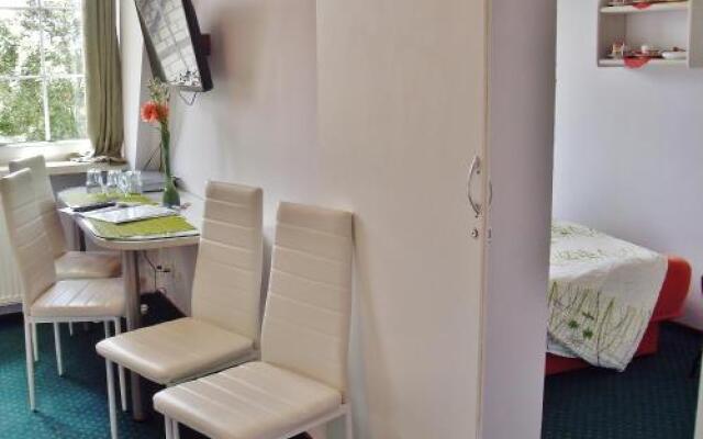 Pensjonacik Cyklada Comfortable Rooms Close to the Lake