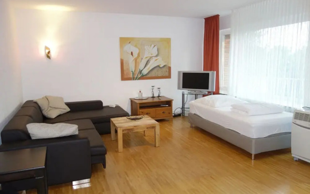 Tolstov-Hotels Large 3 Room Apartment