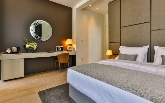 Avanti Hotel & Spa