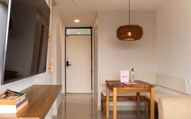 w Spectacular 1BR With Terrace at Poblado