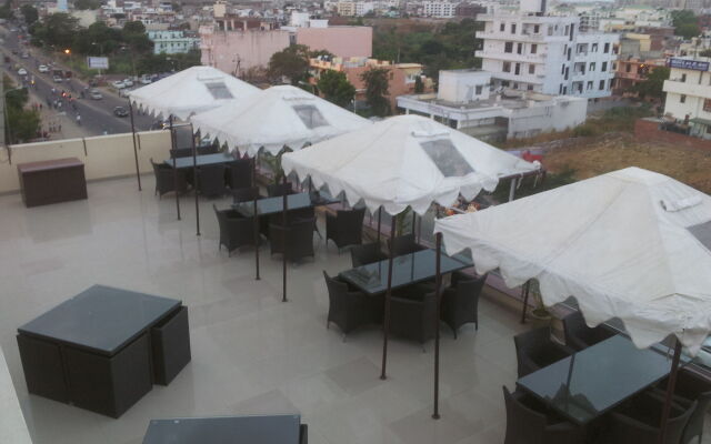 Hotel Savi Regency