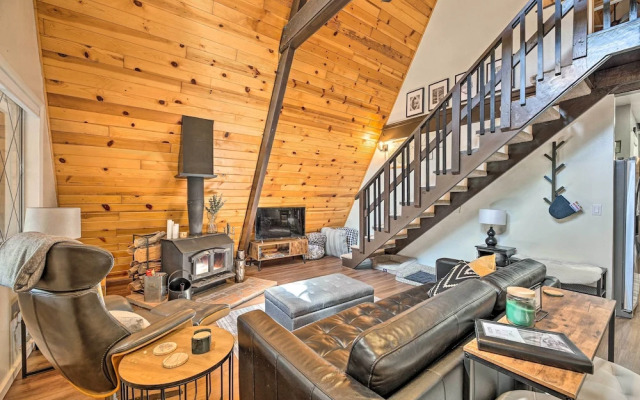 A-frame Pinetop Lakeside Cabin Under the Pines!