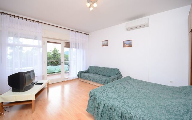 Apartments Mladen