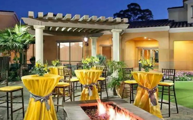 Courtyard Santa Barbara Goleta
