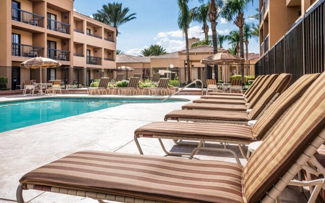 Courtyard by Marriott Tucson Airport