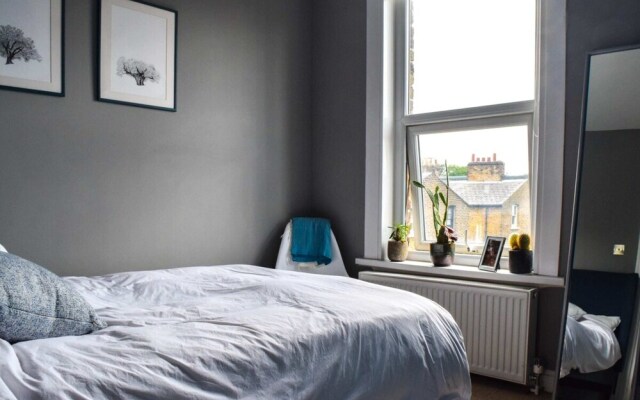 A Charming 2 Bedroom Retreat In East Dulwich