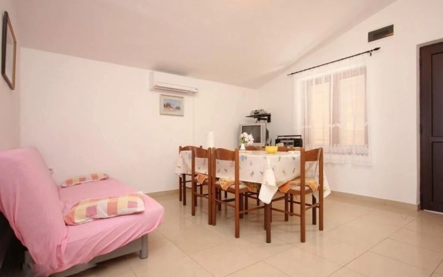 Glory - 100m From Beach - A1