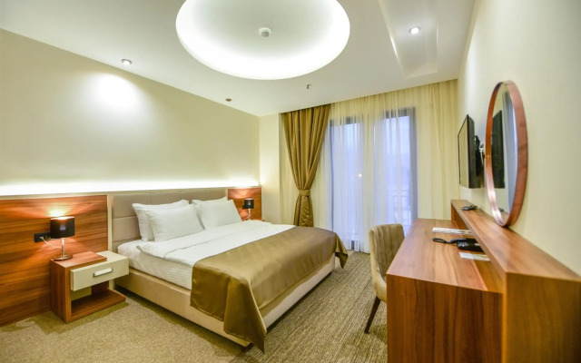 Hotel Lazaro