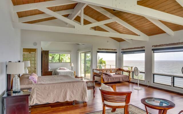 Hilo Home w/ Private Deck + Stunning Ocean Views!