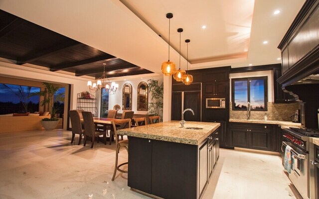 Luxurious 3 Bedroom Condo