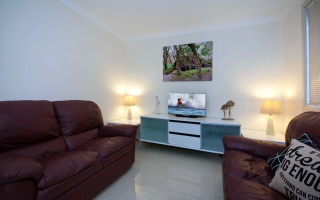 Lagoons Estate, 22 Coventry Place