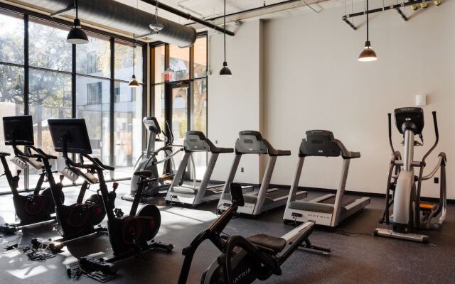 Artsy South Congress Suites by Sonder