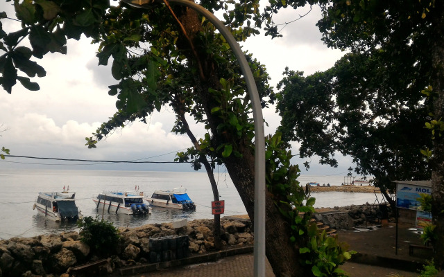 Alit Beach Resort and Villas