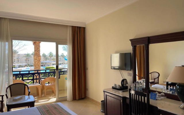 Grand Oasis Resort