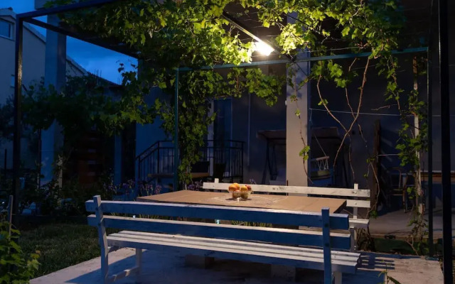 Tranquil and Stylish Apartment Kastel Novi