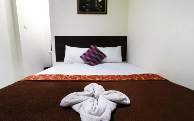 Bantal Guling Pasar Baru Bandung – Guest Rooms – Bandung