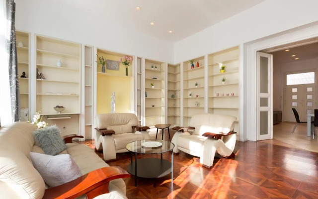 Luxury central Apartment