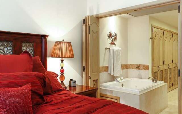 Upgraded Villa La Estancia W/view