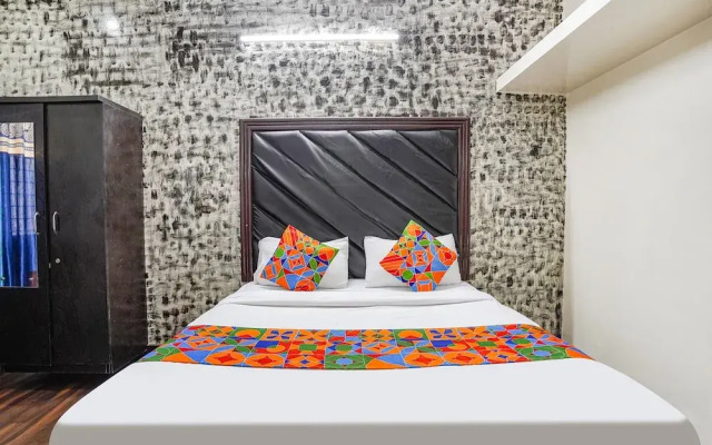 Pavithraa Deluxe Suites by OYO Rooms