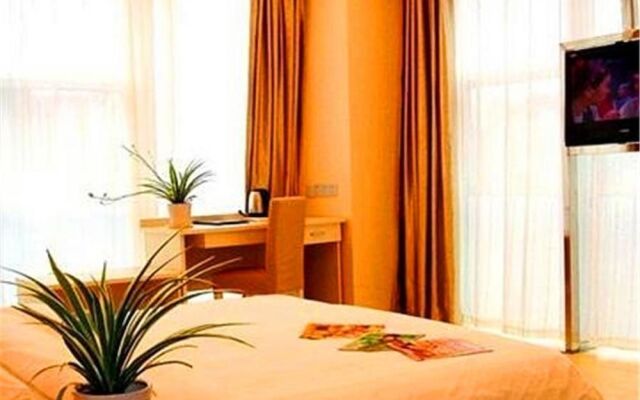 Super 8 Hotel
