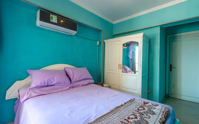 شقة فندقية مكيفة علي البحر مباشرة اغتنم الفرصة