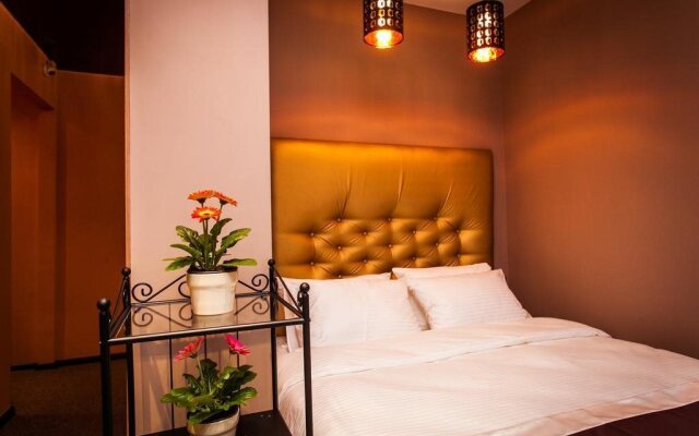 Leo Hotel