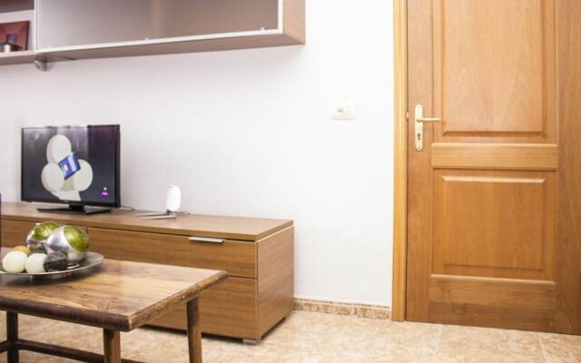 Cleo Apartments