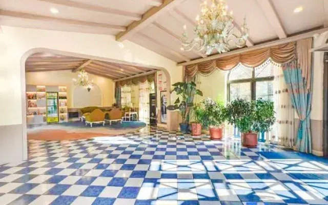 Chianti 45° Holiday Hotel (Harbin West Railway Station Hasi Wanda Plaza)